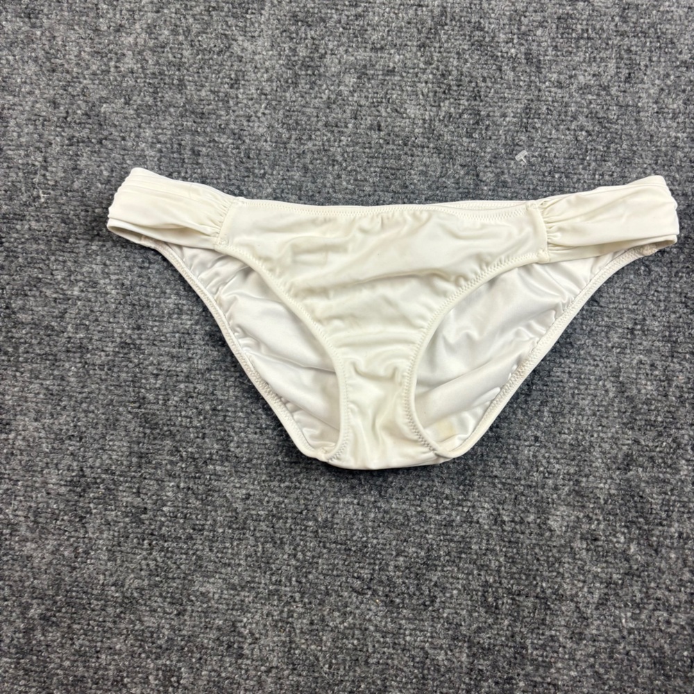 VICTORIA’S SECRET Women’s White The Knockout Bikini size: Medium